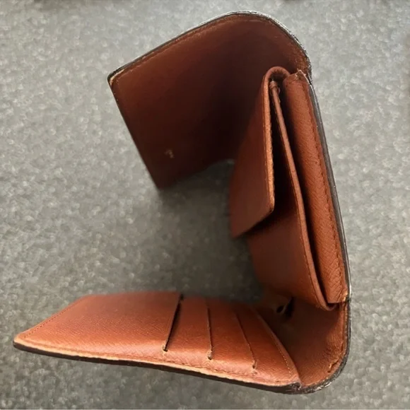 {preloved} Louis Vuitton Monogram Porte Tresor
International Trifold Long - Picture 2 of 10